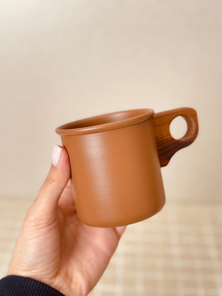 خرید ماگ لعابی دسته چوبی