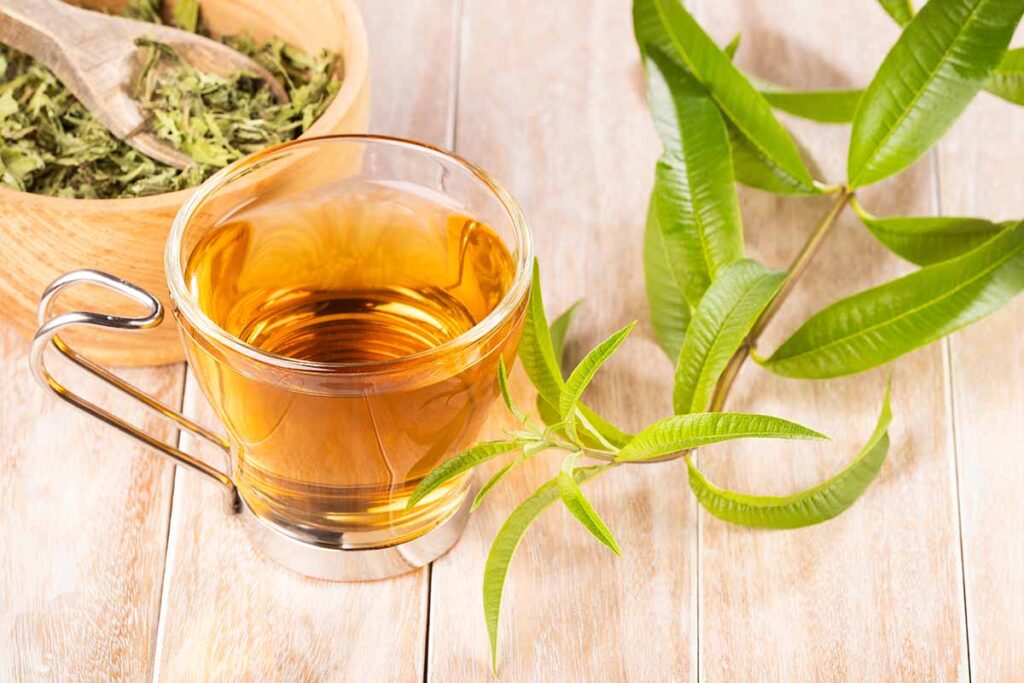 دمنوش خوشمزه برای مهمانی به لیمو