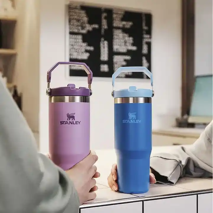 خرید تراول ماگ نی‌دار استنلی اورجینال مدل FLIP STRAW TUMBLER برای استفاده روزمره