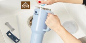 نحوه شستن و مراقبت از تراول ماگ؛ هر آنچه باید بدانید